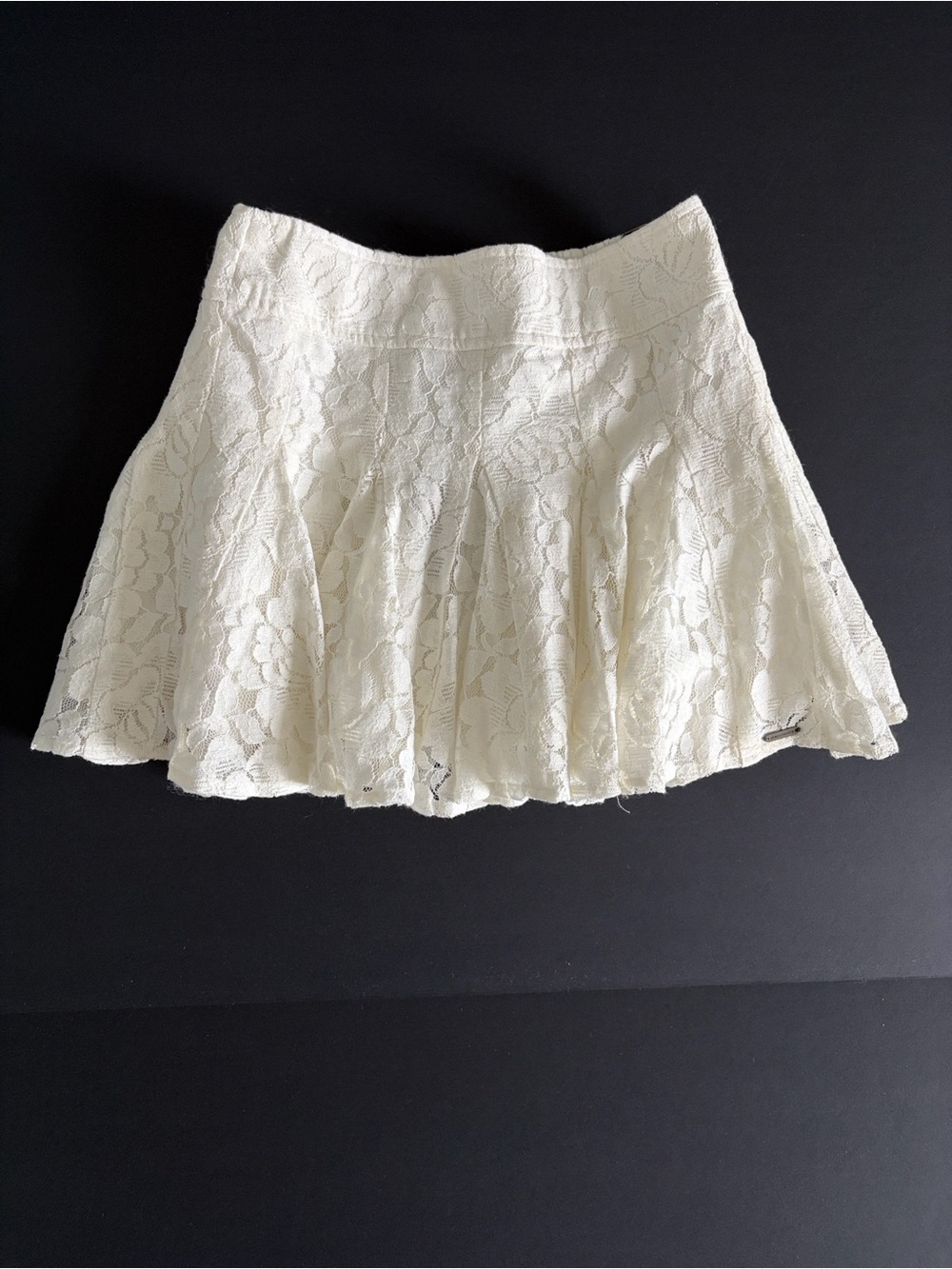 Abercrombie & Fitch Bond-White Lace Circle Skirt - Picture 7 of 11